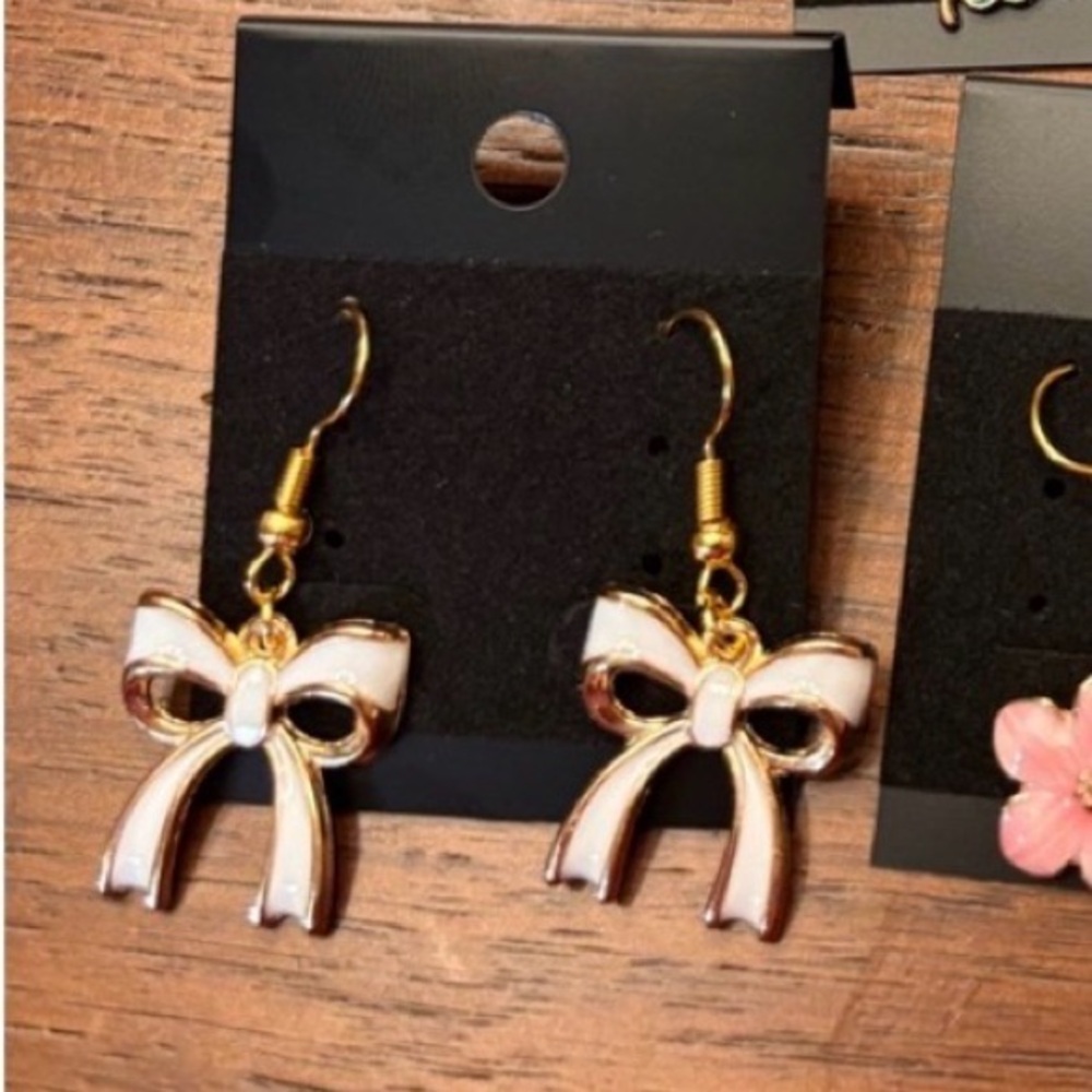 New handmade cute valentines Gold white Bow Earrings